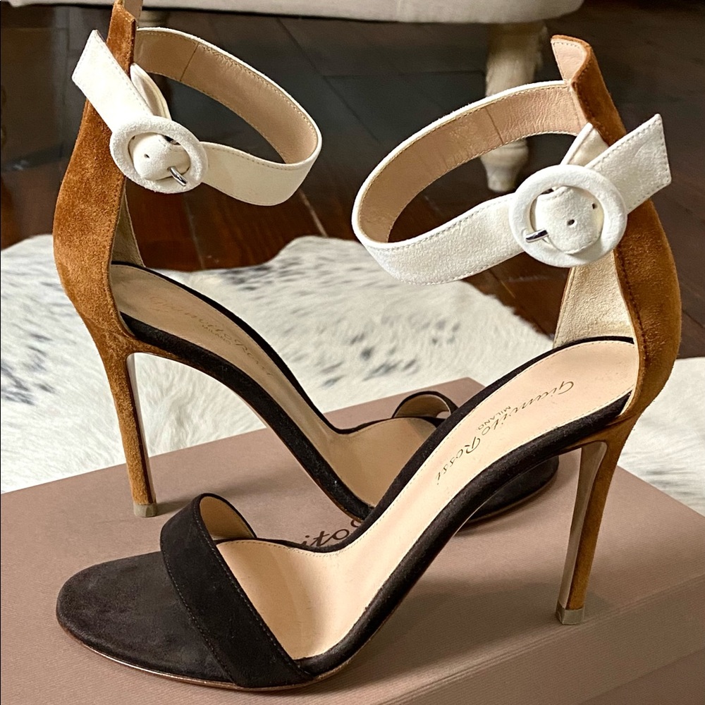 Gianvito Rossi Black and Brown Heels